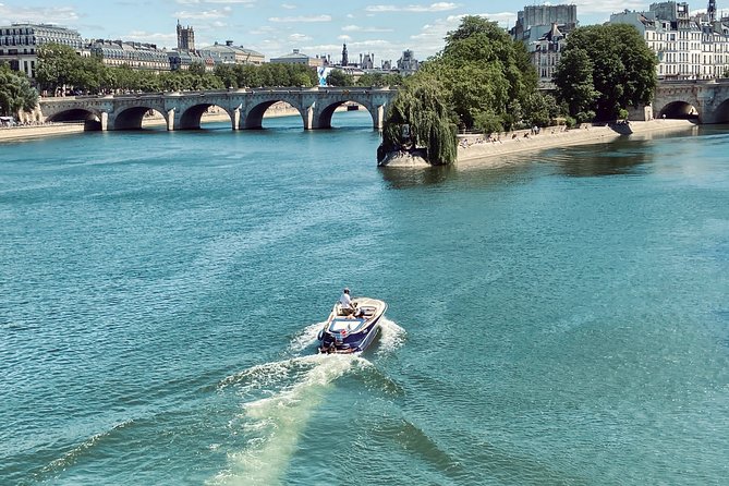 Private Boat Cruise in Paris