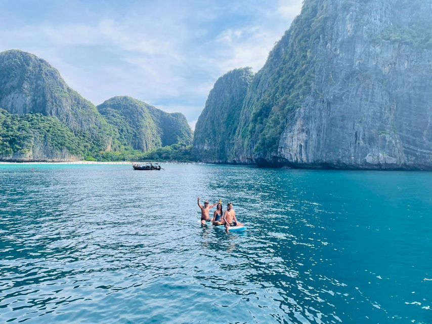 Private Catamaran Yacht to Maiton & Coral Islands