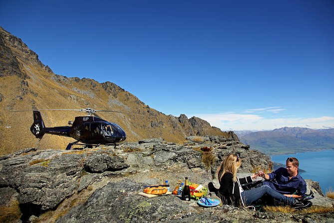 Private Champagne Picnic on a Peak With Helicopter Ride