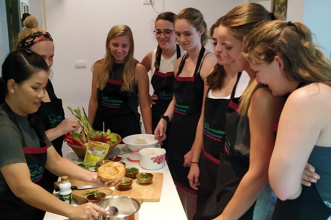 Private Customizable Thai Cooking Class