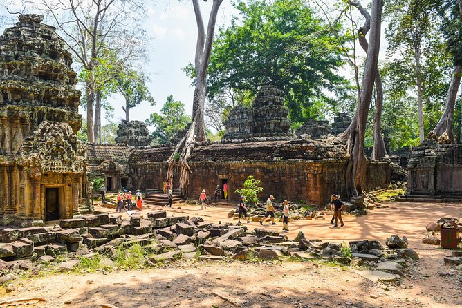 Private Full-Day Angkor Temple and Sunset Viewing With Lunch - Angkor Archaeological Park Exploration