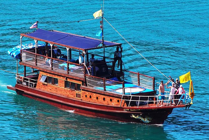 Private Full-Day Blue Dragon Yacht to Angthong National Marine Park