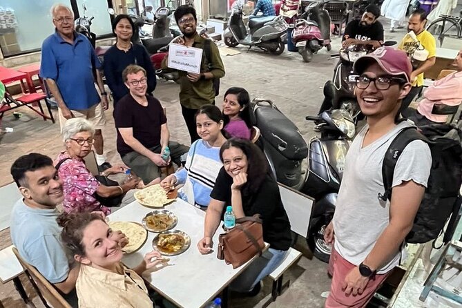 Private Guided Non-Veg Street Food Walking Tour in Muslim Quarter