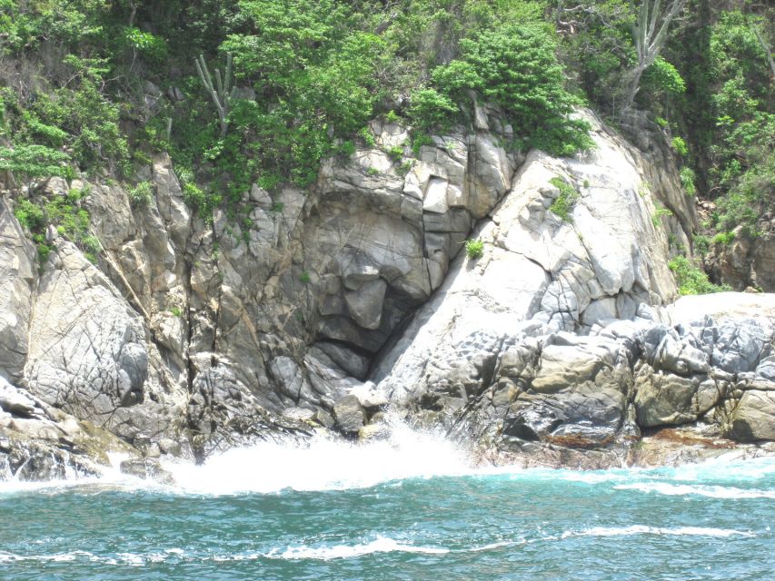 Private Huatulco 5 or 7 Bays Boat Trip