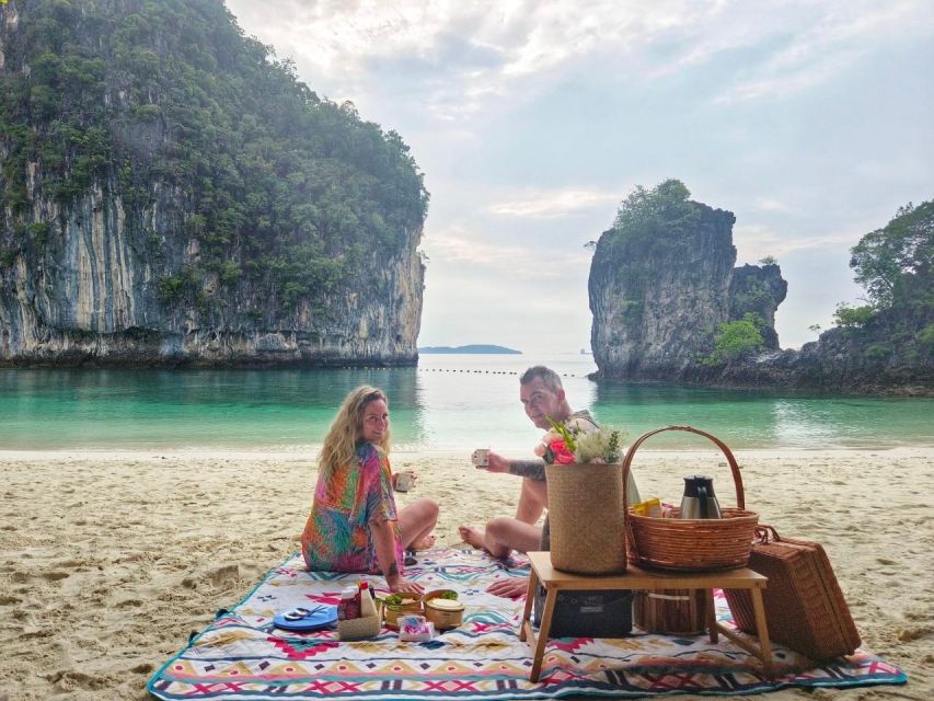 Private Krabi Sunrise to Hong Islands by Luxury Vintage Boat