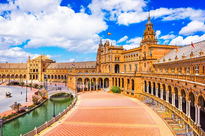 Private Monumental Walking Tour in Seville