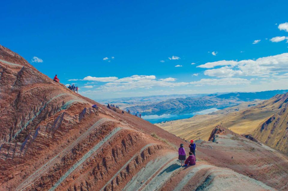 Private: Pallay Poncho of Apu Tacllo Rainbow Mountain Tour