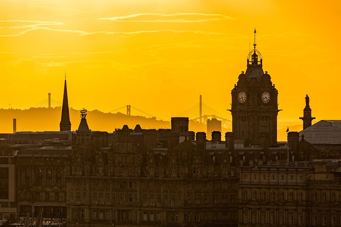 Private Photography & History Tour of Edinburgh With a Local - Key Features