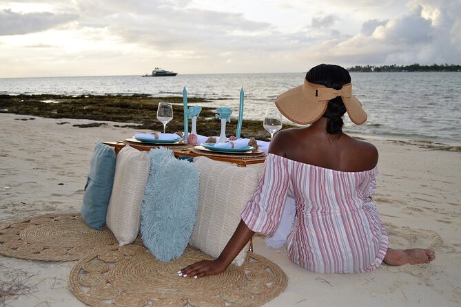 Private Posh Picnic on Nassaus Beach