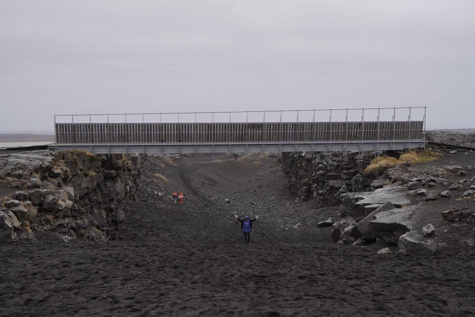 Private Reykjanes Tour W. Pick up at Keflavik Int. Airport