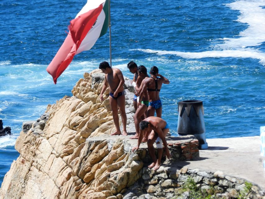 *Private Round-Trip Shuttle: Quebrada Cliff-Dive Watching