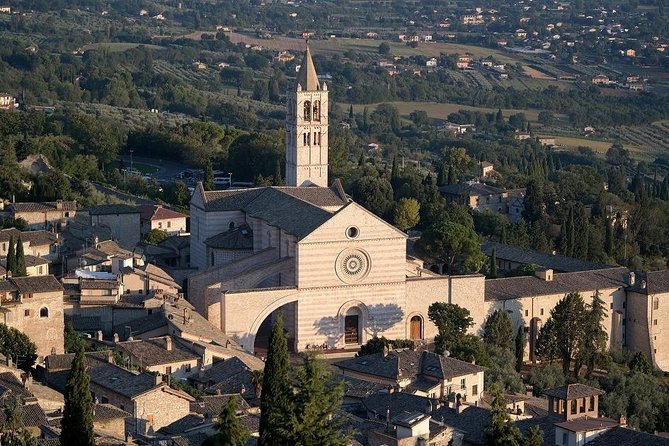 Private St. Francis Basilica of Assisi and City Walking Tour