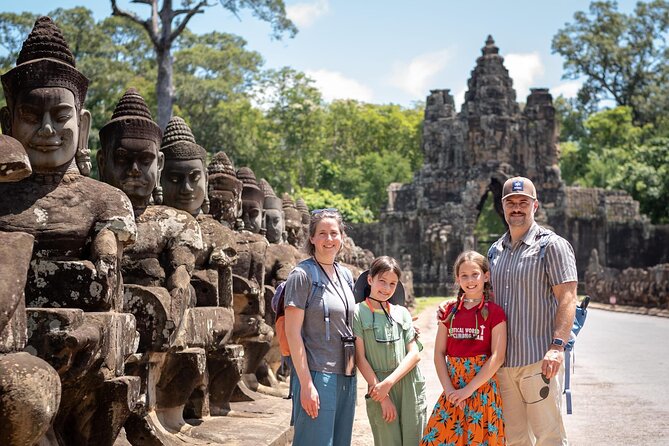 Private Sunrise Small Tour of Angkor Wat With Car or Van & Guide