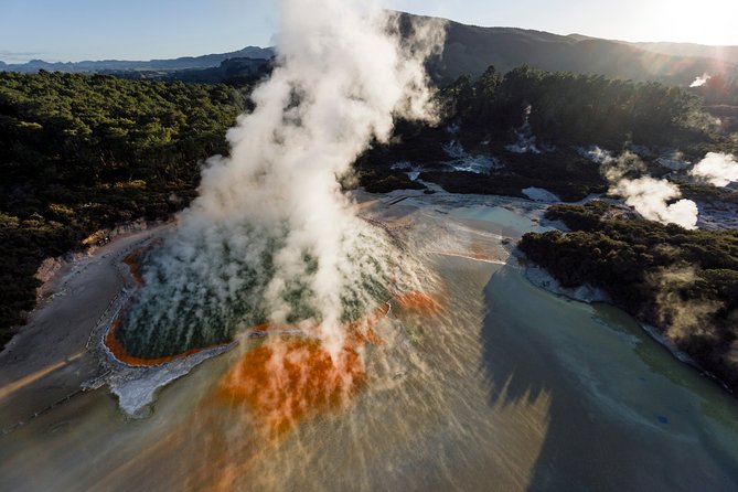 Private Tour [4 Days]: Waitomo Caves, Hobbiton, Rotorua, Hells Gate & Wai-O-Tapu