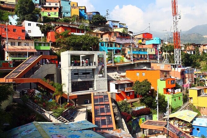 Private Tour in Pablo Escobar and Comuna 13 With Cable Car - Key Attractions to Explore