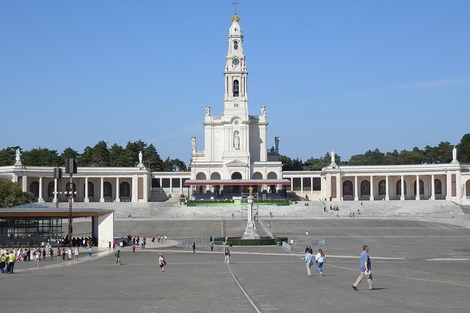 Private Tour to Fátima, Batalha, Nazaré and Óbidos