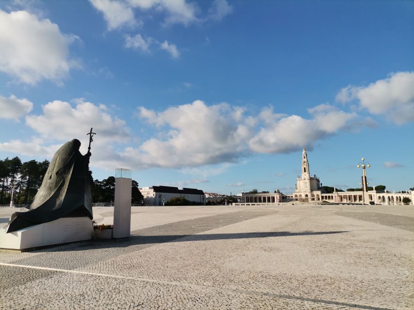 Private Tour to Fatima, Batalha, Nazare, Obidos From Lisbon - Pilgrimage to Fátima