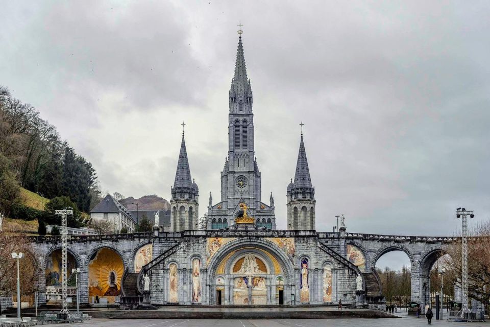 Private Transfer From Barcelona to Lourdes in France - Service Details