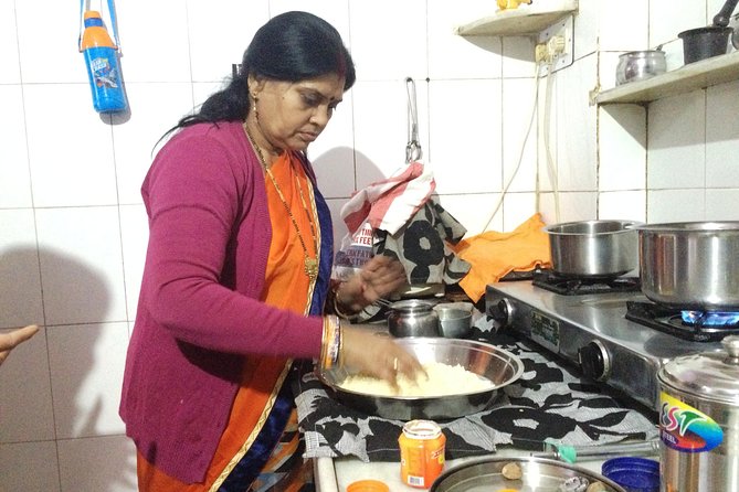 Private Vegetarian Rajasthani Cooking Class and Meal With Locals in Jaipur - Experience Overview