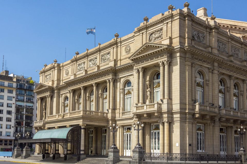 Private Walking Tour of Palaces and Colon Theatre