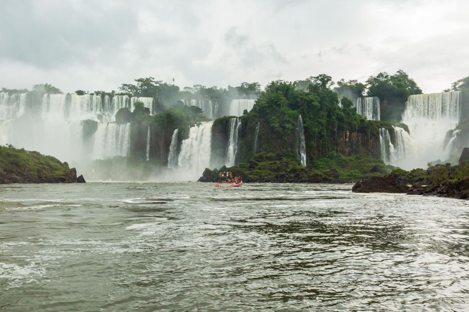 Puerto Iguazu: Iguazu Falls Boat Tour and Gran Aventura - Tour Overview