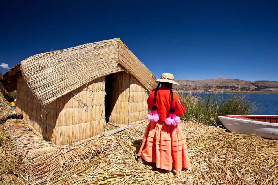 Puno: Uros Island + Floating Hotel 2 Days | Dinner |