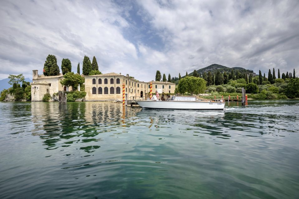 Punta San Vigilio Typical Venetian Speedboat Trip