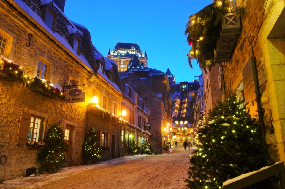 Quebec: Old City Guided Walking Tour in Winter