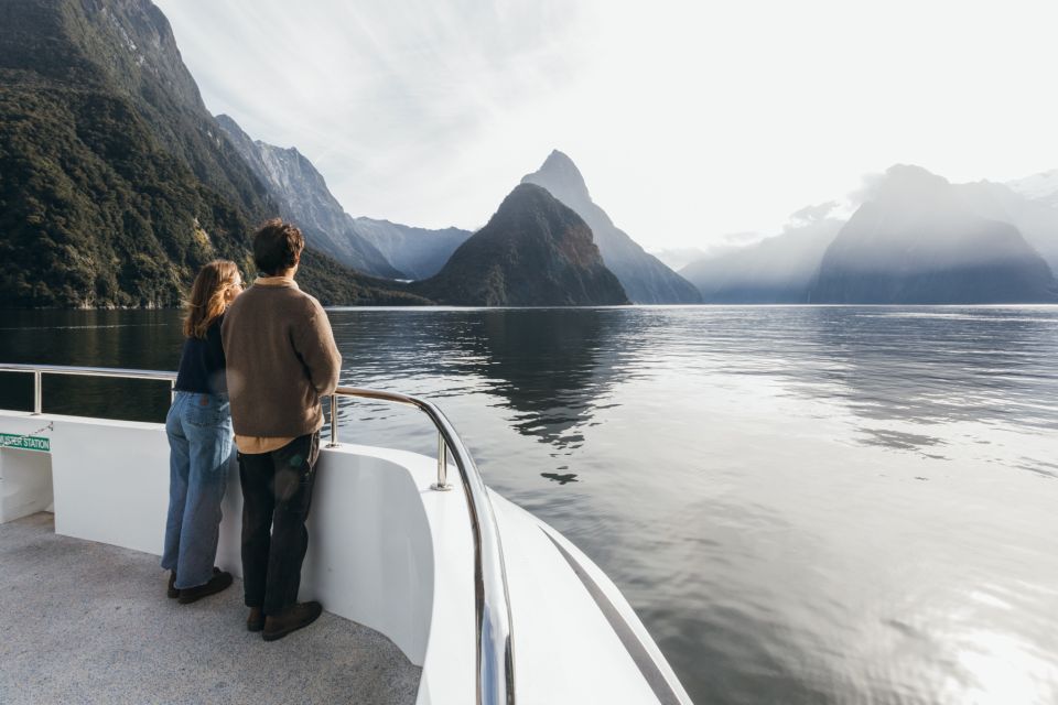 Queenstown: Milford Sound Flight and Cruise