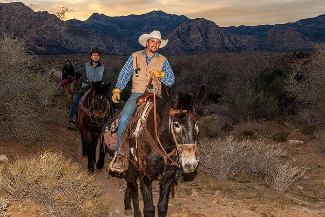 Red Rock Canyon Sunset Horseback Ride and Barbeque Dinner