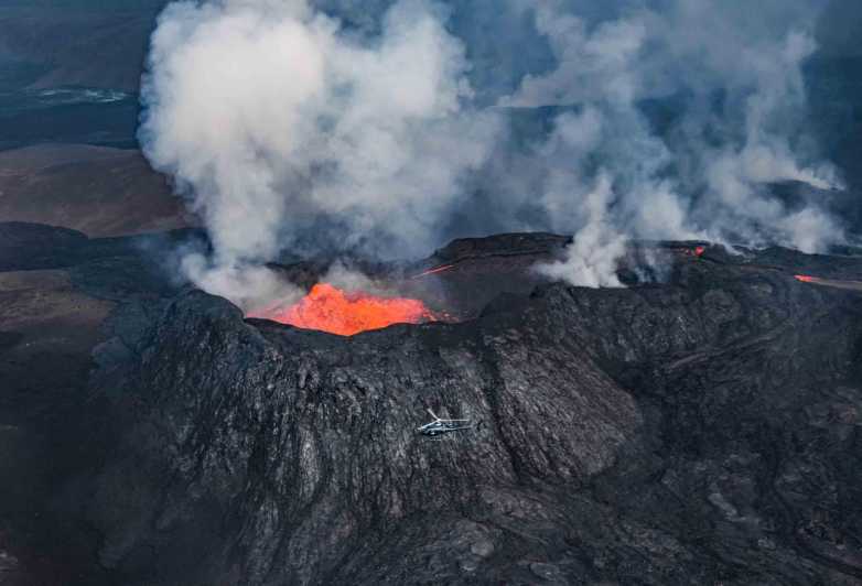 Reykjavik: 45-Minute Volcano Sightseeing Helicopter Tour