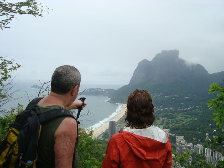 Rio De Janeiro: Two Brothers Hike & Favela Tour