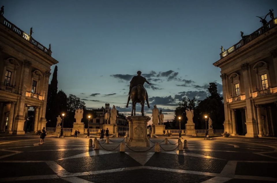 Rome: Ancient Rome Nighttime Sightseeing Tour