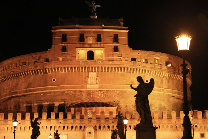 Rome by Night Walking Tour – Legends & Criminal Stories