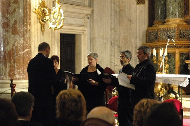 Rome: Capuchin Crypt & Museum Tour With Choral Concert