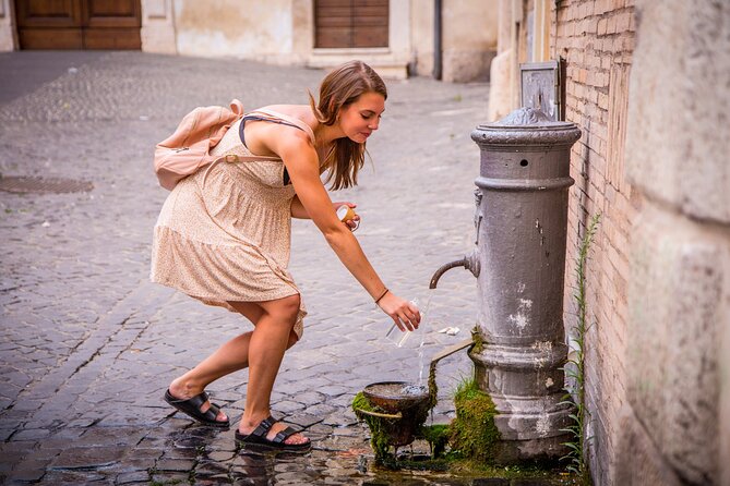 Rome City Center Walking Tour in a Small Group