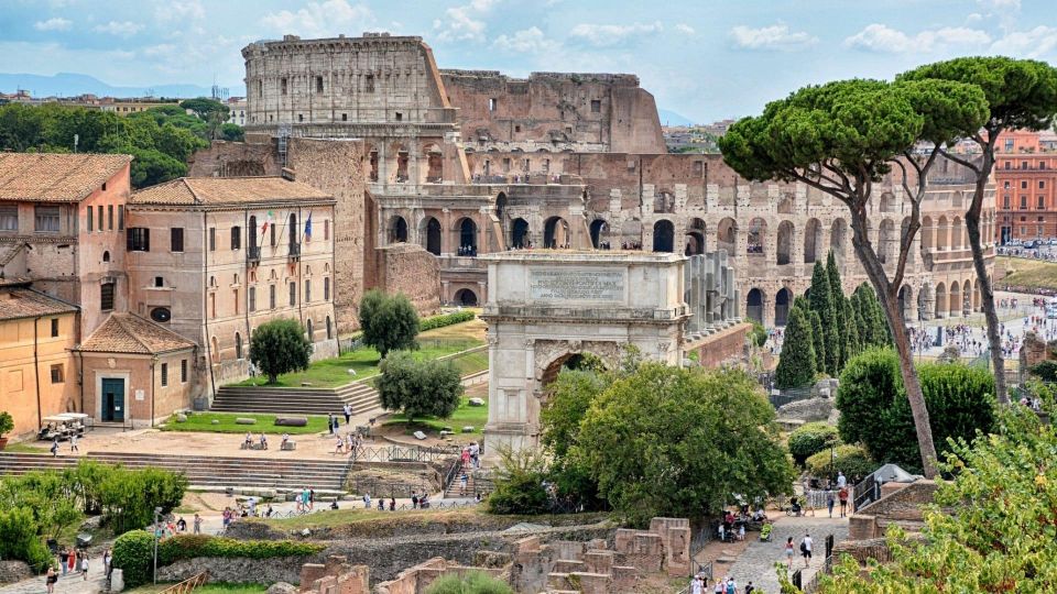 Rome: Colosseum and Ancient Rome Guided Walking Tour