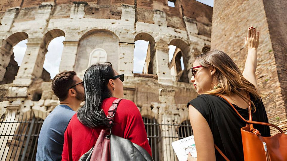 Rome: Colosseum Fast Track Tickets and 30 Mins Exterior Tour