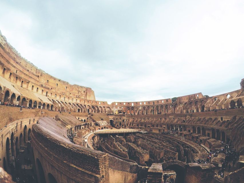 Rome: Colosseum, Roman Forum, and Palatine Hill Tour