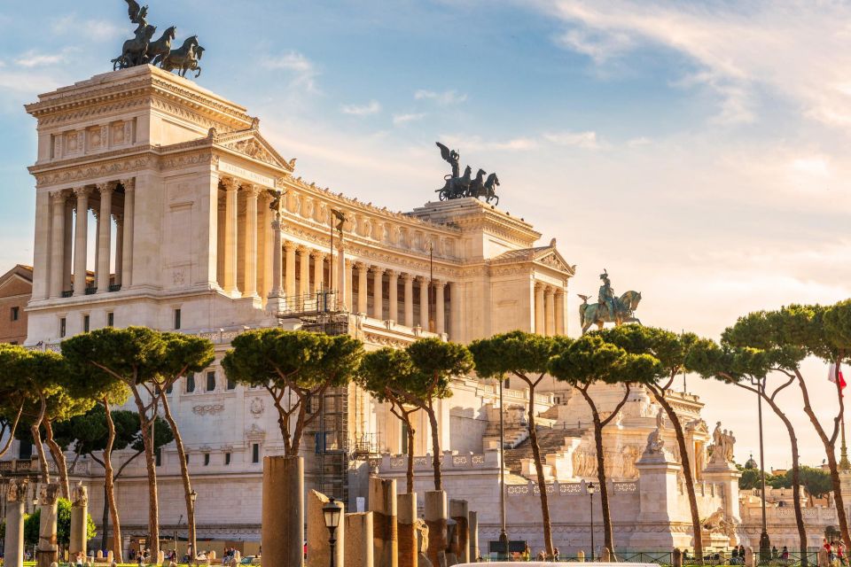 Rome: Express Walk With a Local in 90 Minutes