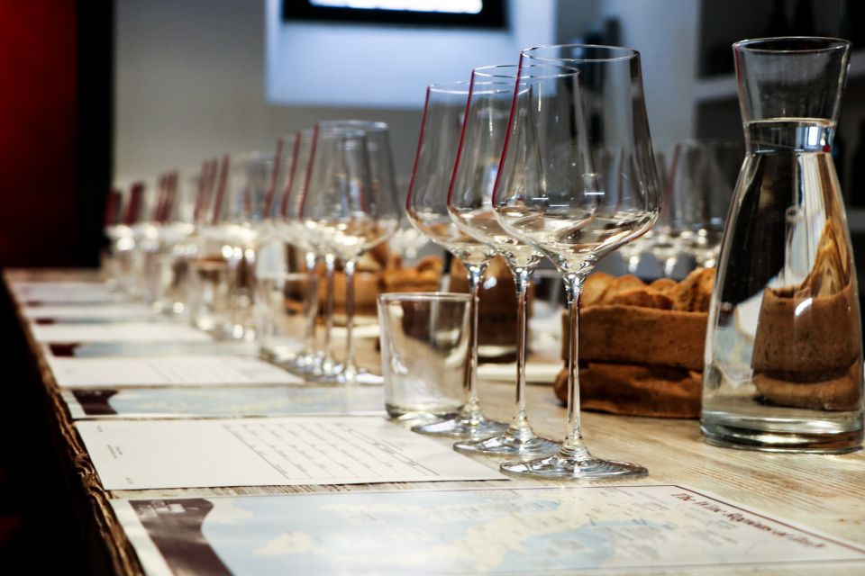 Rome: Guided Italian Wine Tasting Experience