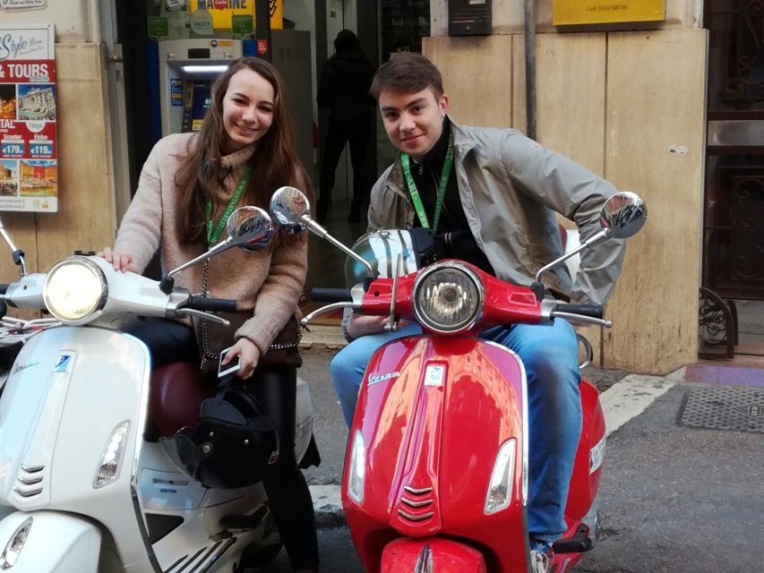 Rome: Nighttime Vespa Rental