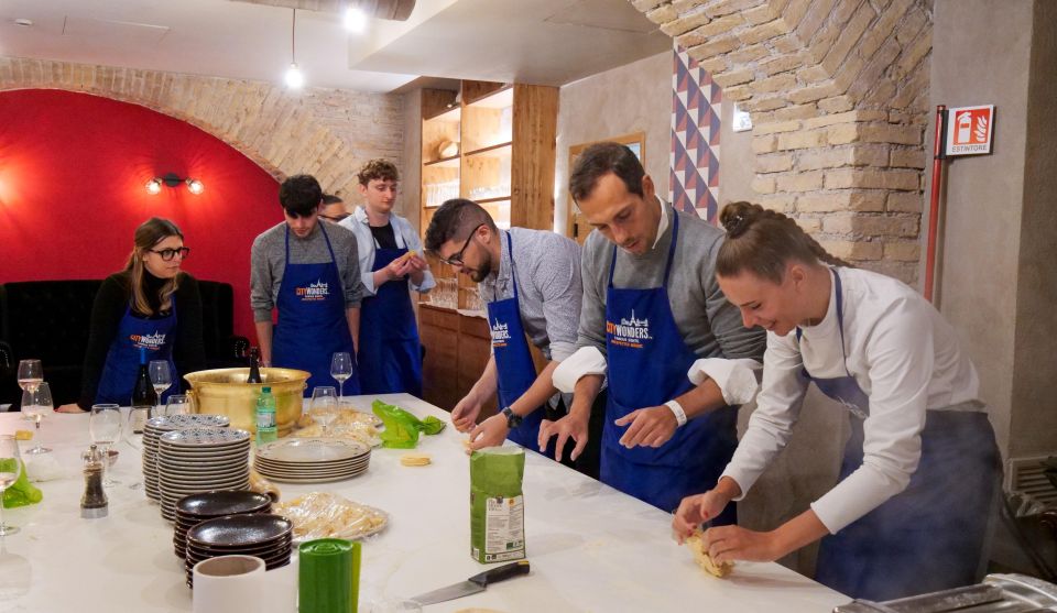 Rome: Pasta Making Class & Wine Tasting in a Trasteve Villa