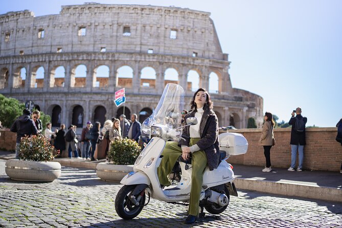 Rome Vespa Tour With Pro Photographer