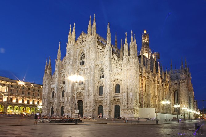 Rooftop Guided Tour of Milans Duomo and Hop on Hop off Optional