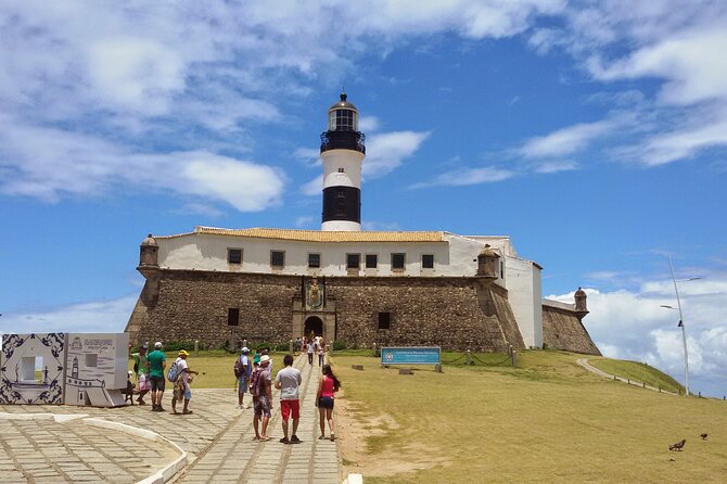 Round-Trip Private Transfer Between Airport and Hotel in Salvador De Bahia - Overview of the Transfer Service