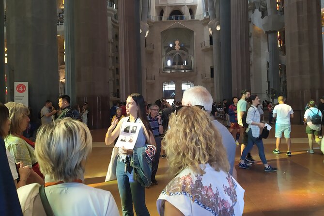 Sagrada Familia English Guided Tour & Optional Tower Access - Tour Overview