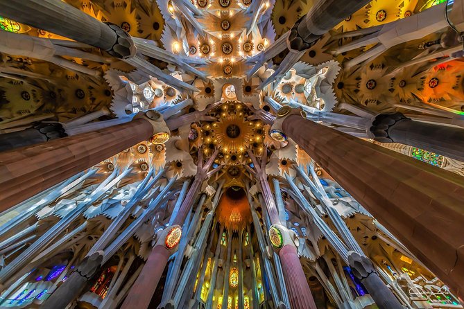 Sagrada Familia: Fast Track Guided Tour With Optional Tower