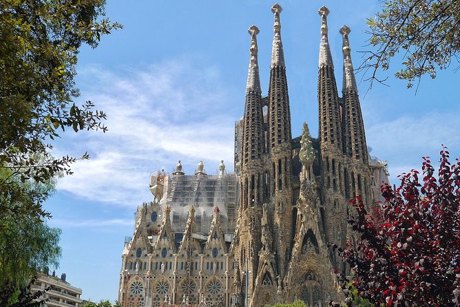 Sagrada Familia: Skip the Line Guided Tour