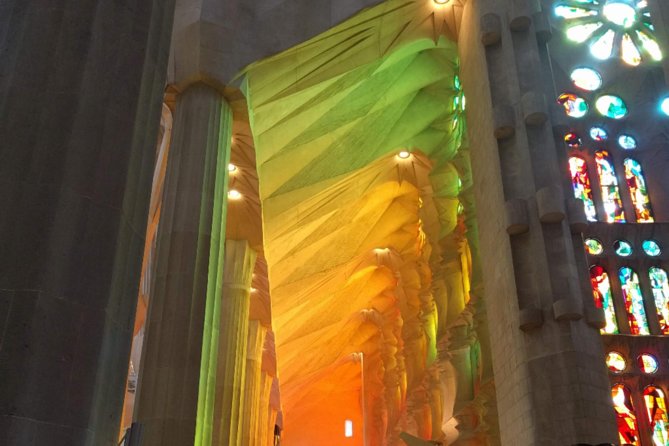 Sagrada Familia Skip-The-Line Private Tour With Guide